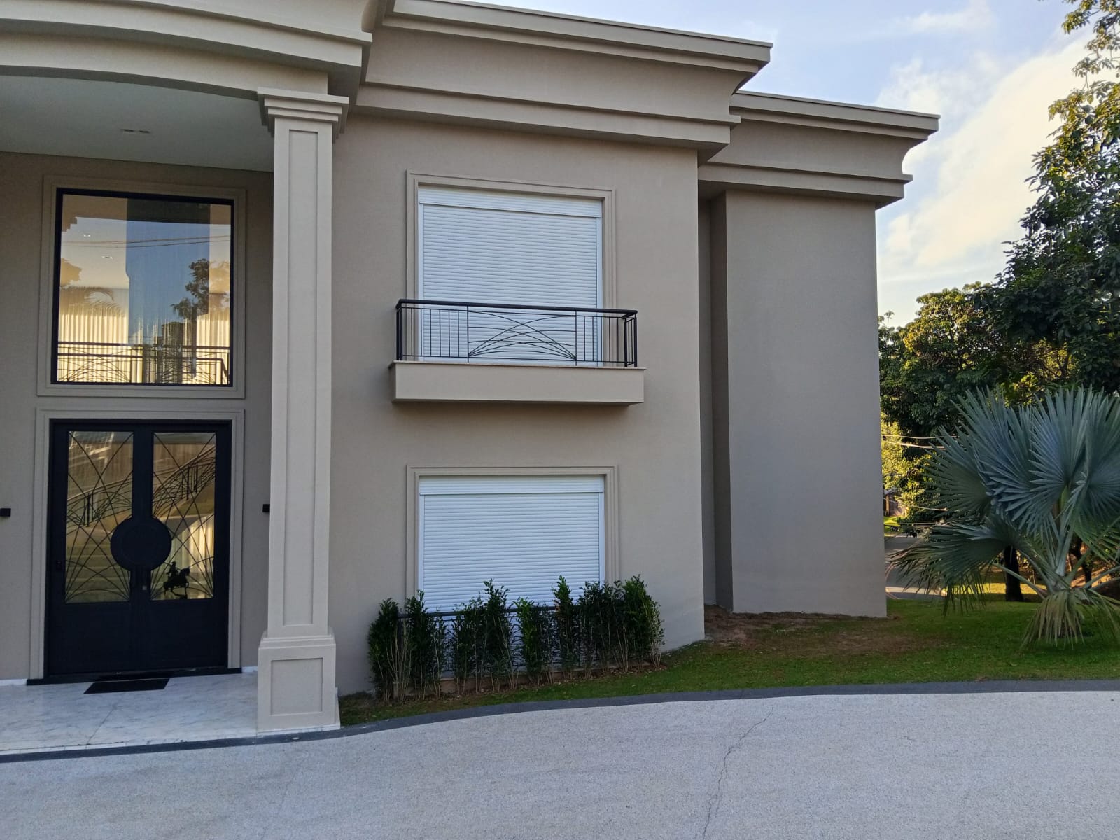 Fachada residencial — Alphaville